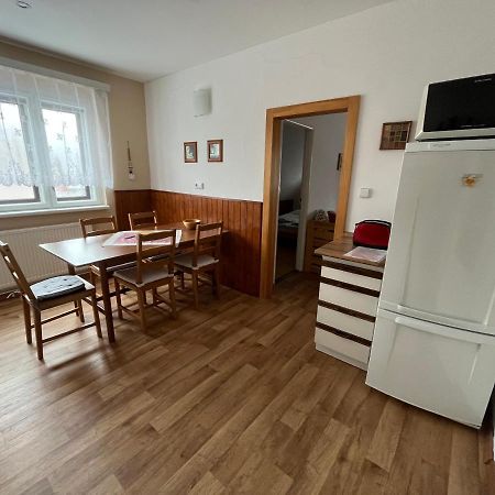 Ubytovani Sedlarik Mlade Buky Exterior photo